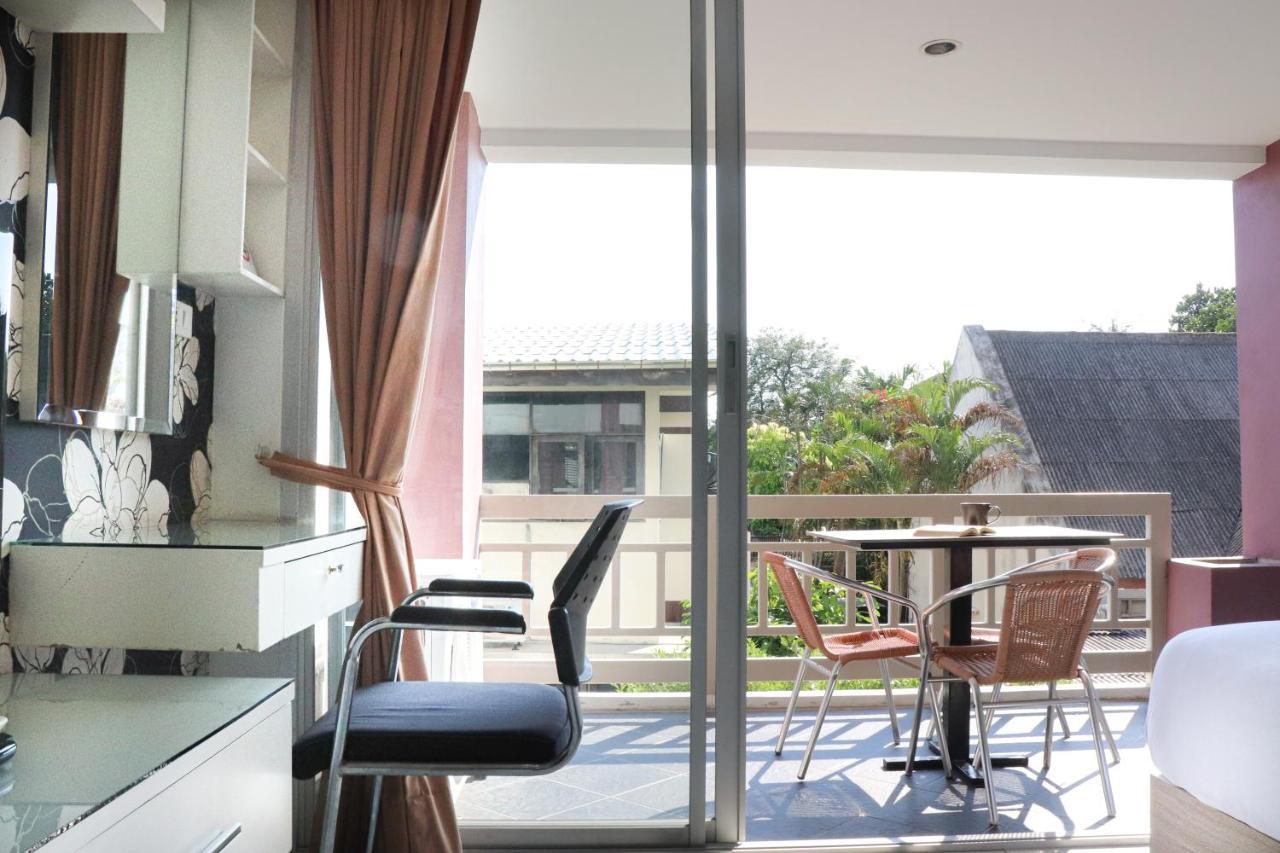 Baansabai Ramaiv Aparthotel Bangkok Exteriör bild