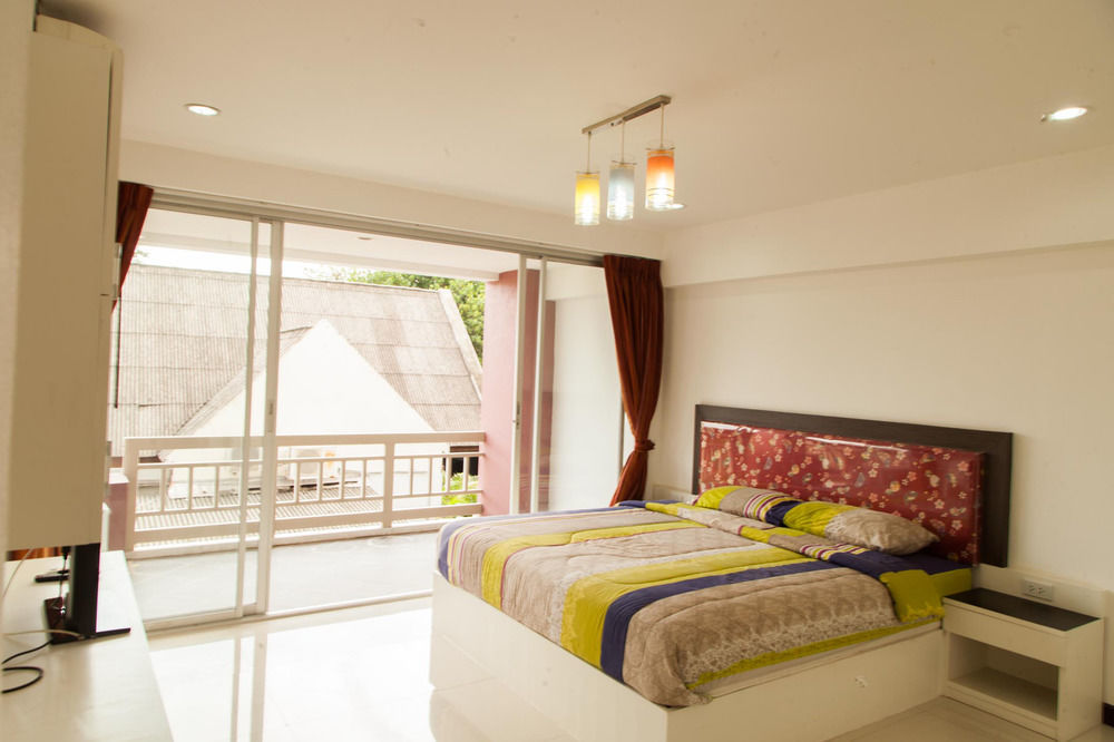 Baansabai Ramaiv Aparthotel Bangkok Exteriör bild