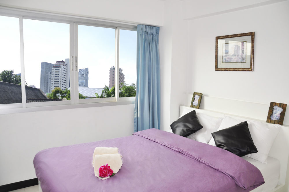 Baansabai Ramaiv Aparthotel Bangkok Exteriör bild