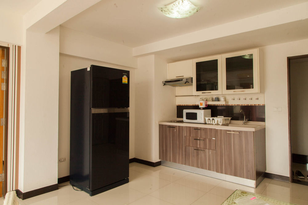 Baansabai Ramaiv Aparthotel Bangkok Exteriör bild