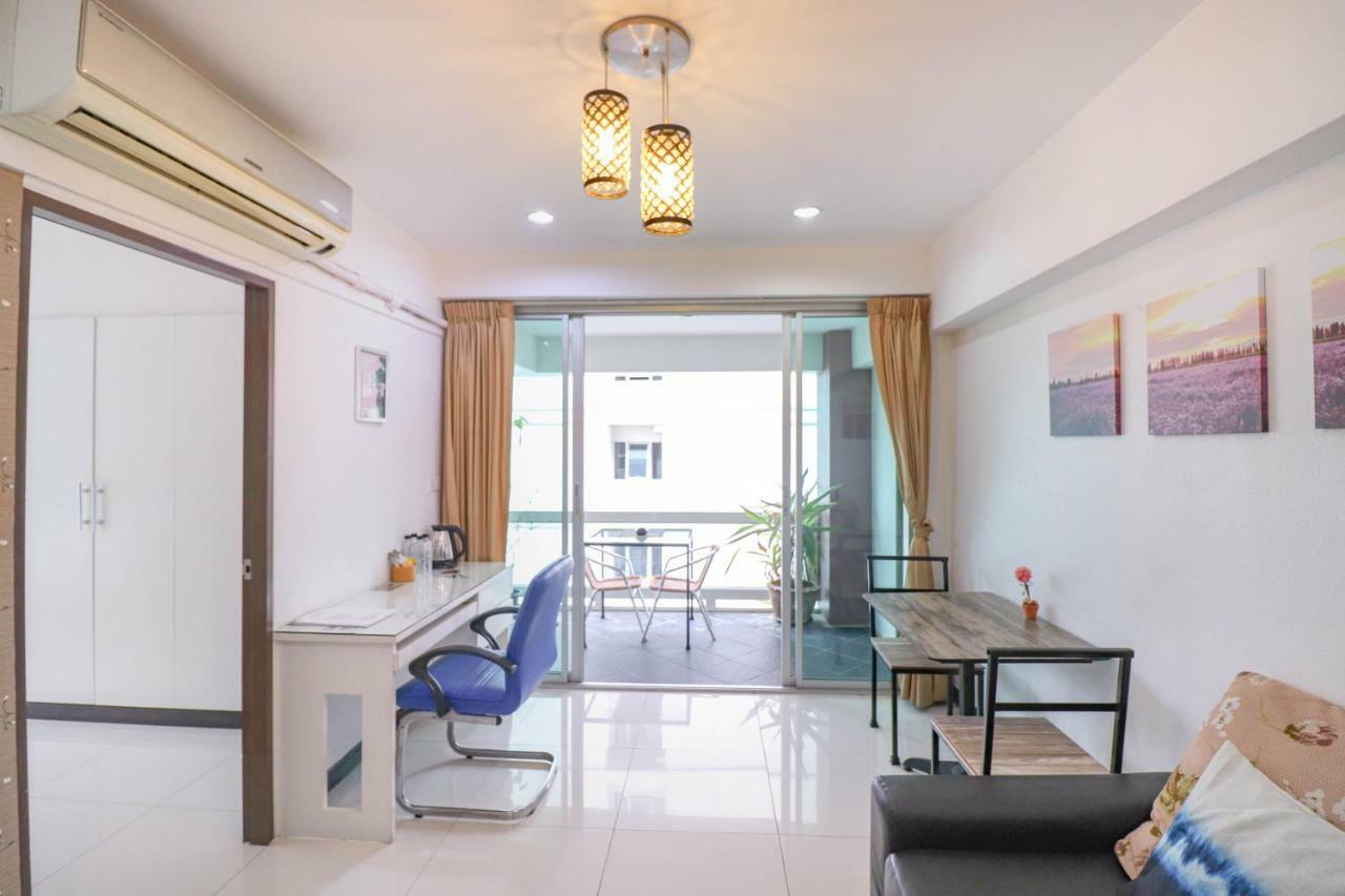 Baansabai Ramaiv Aparthotel Bangkok Exteriör bild